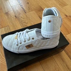 New white Guess Shoes - Size 7